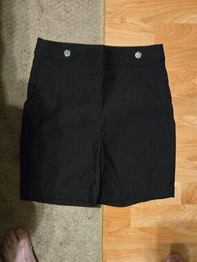 Nwot Rafaella Black Dress Shorts with Button Waist Accent Size 4